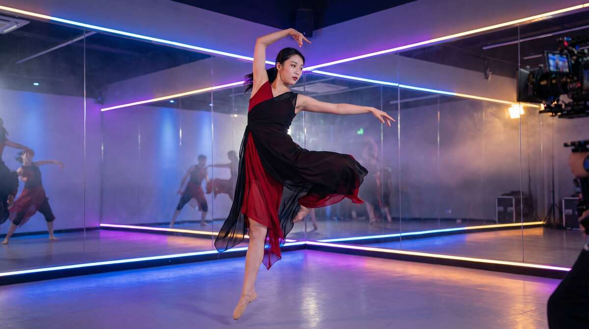 茄子视频舞蹈视频表演